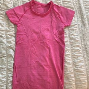 Lululemon workout top